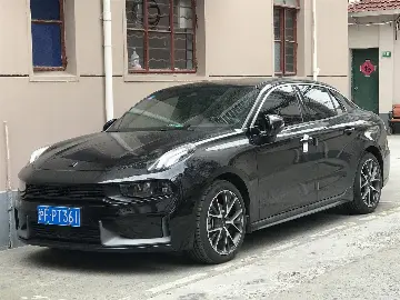 Lynk & Co 03
