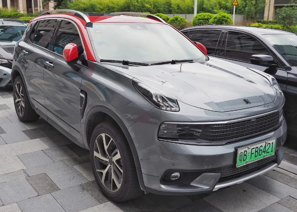 Lynk & Co 01